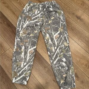 Men’s camo sweats